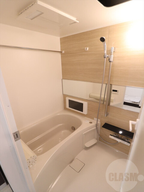 バス・シャワールーム　浴室テレビ付（１６インチ）