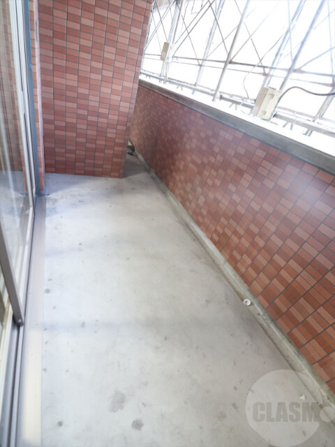 バルコニー　広々としたバルコニー