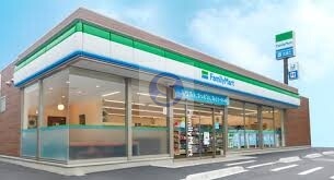 コンビニ　ファミリーマート内久宝寺町三丁目店（コンビニ）まで224m