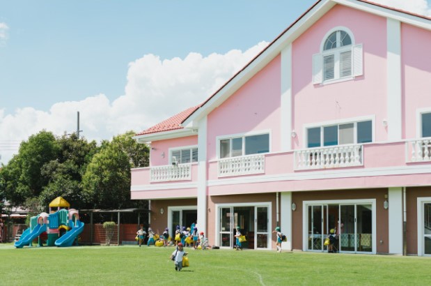 幼稚園・保育園　西新井幼稚園（幼稚園・保育園）まで343m