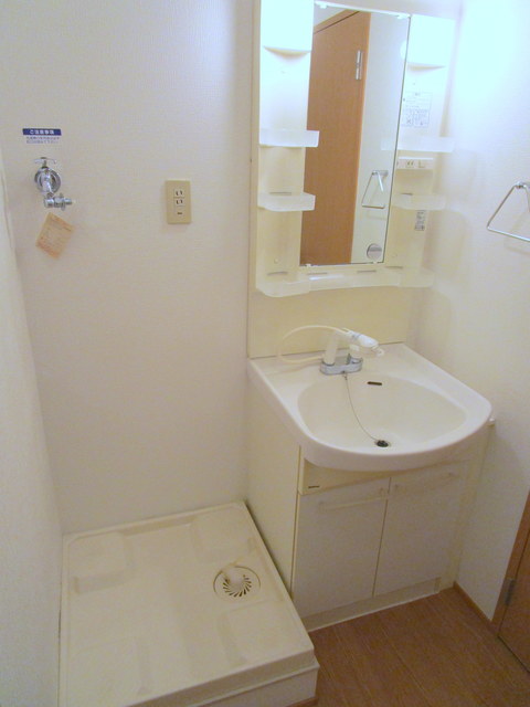 洗面設備　☆独立洗髪洗面化粧台・室内洗濯機置き場☆