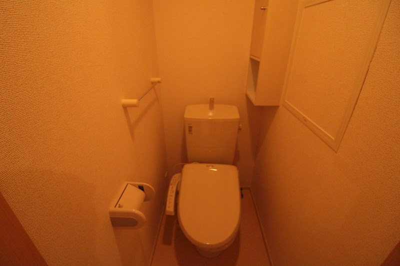 トイレ　温水洗浄暖房便座付き