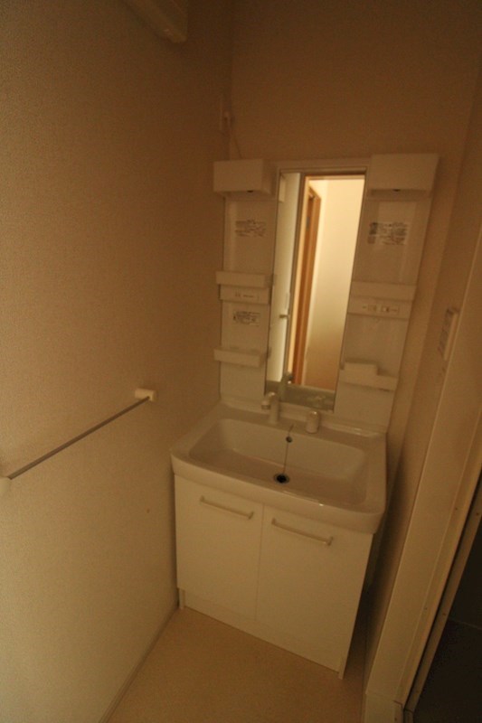 洗面設備　女性に人気のシャンプードレッサー付き