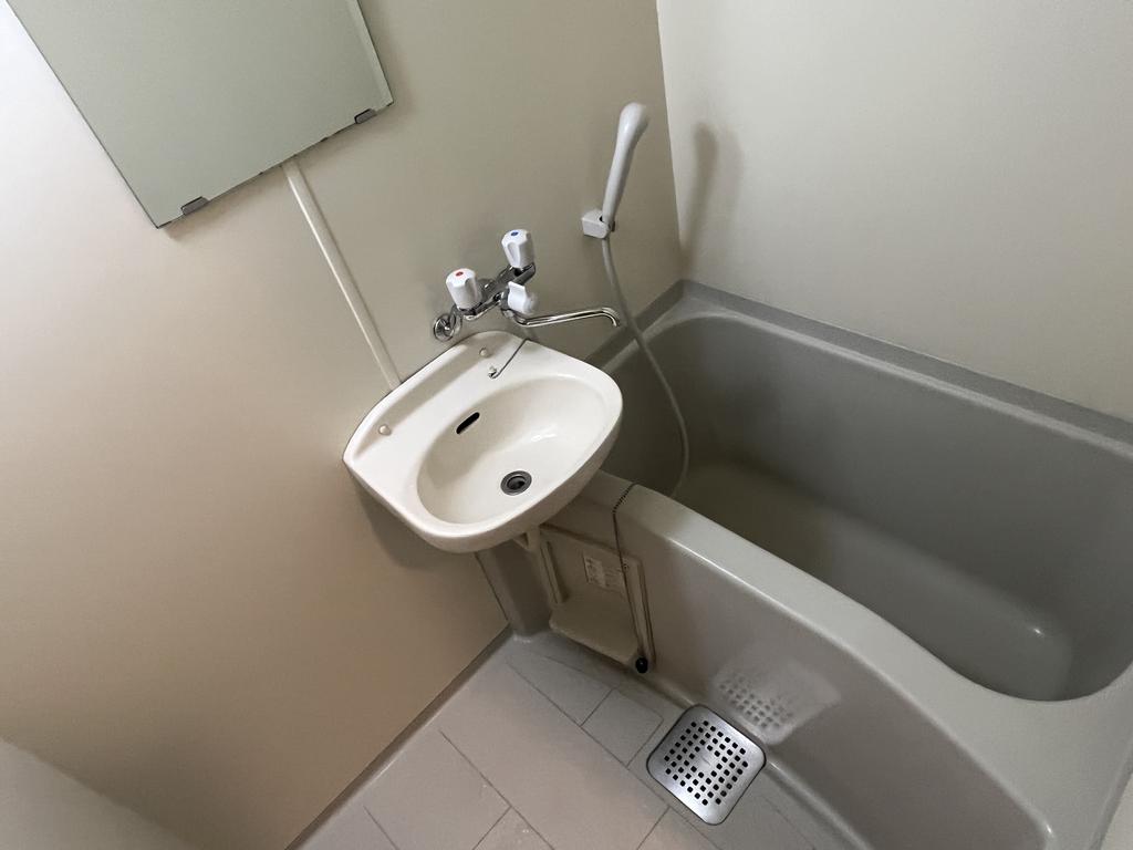 バス・シャワールーム　※同タイプ・同モデルを使用