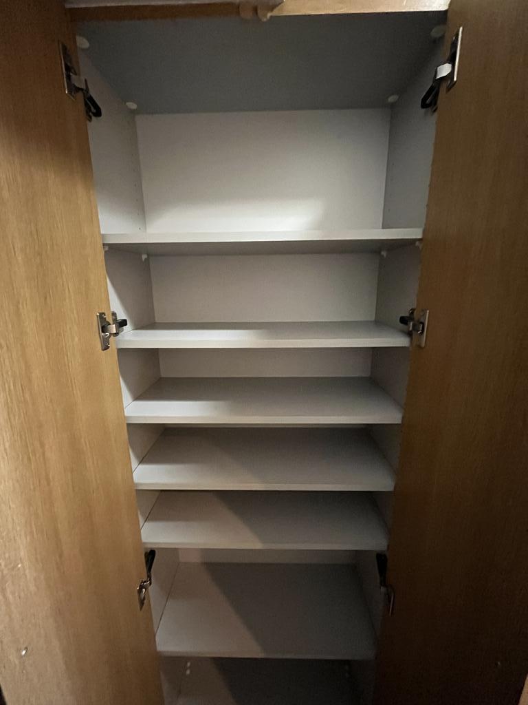 玄関　※同タイプ・同モデルを使用