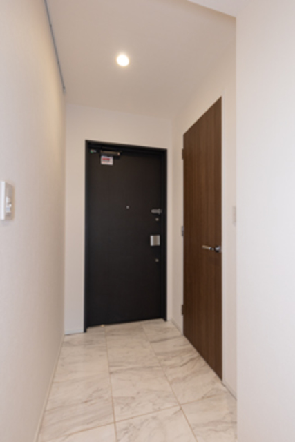 玄関　※写真は同タイプ住戸です。