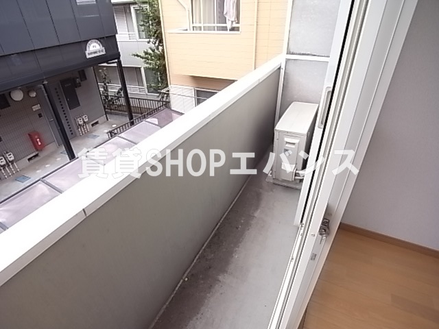 バルコニー　バルコニーがあります