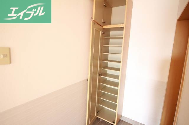 玄関　シューズボックス