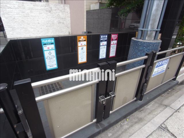 その他　敷地内にゴミ捨て場があります