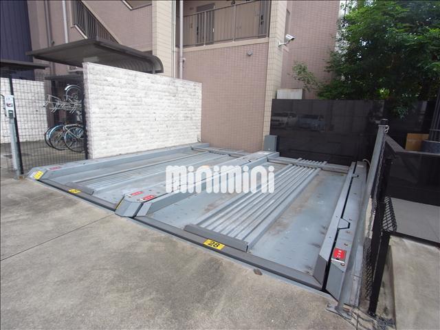 駐車場　機械式の駐車場があります