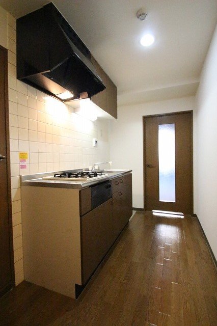 キッチン　同物件別号室のものです。