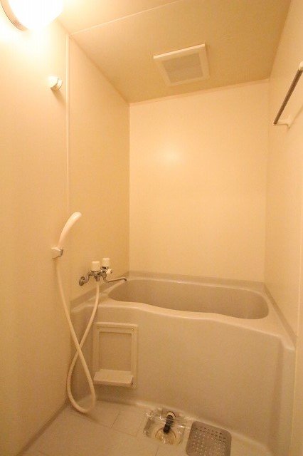 バス・シャワールーム　同物件別号室のものです。