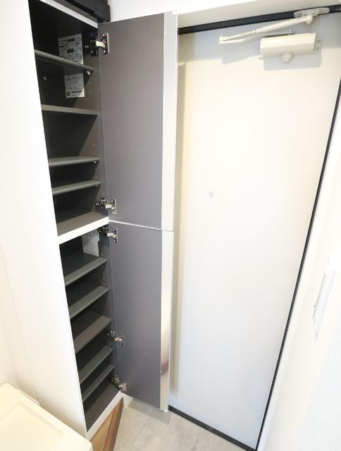 収納　収納　シューズボックス