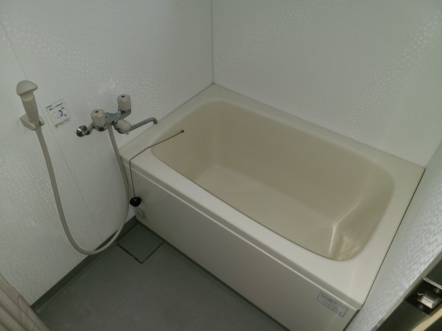 バス・シャワールーム　※同タイプの他のお部屋の写真となります。