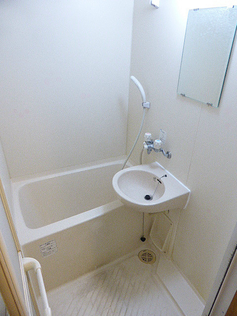 バス・シャワールーム　※写真は他号室です