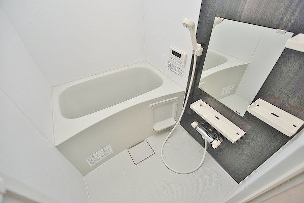 バス・シャワールーム　★追い炊き機能付き★
