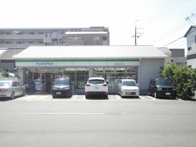 コンビニ　ファミリーマート 京都御池通天神店（コンビニ）まで215m