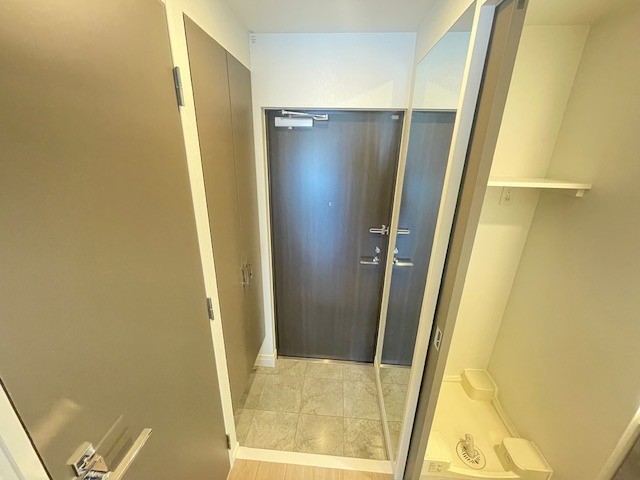 玄関　別号室