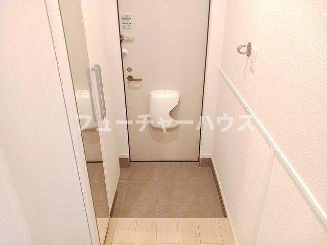 玄関　収納もある玄関です