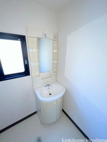 洗面設備　写真は別のお部屋です。※現況を優先