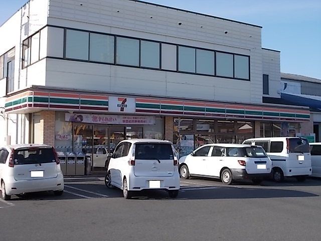 コンビニ　セブンイレブン　久沢店（コンビニ）まで750m