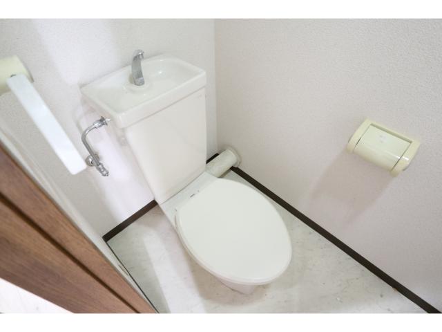 トイレ　コンパクトで使いやすいトイレです
