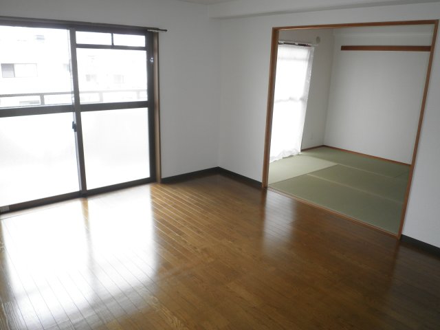 居室・リビング　写真は別のお部屋のものです