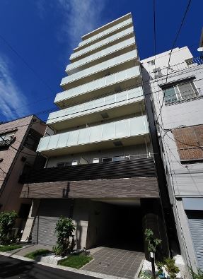建物外観　★外壁タイル張り、重厚感のある外観★