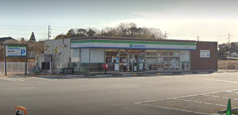 コンビニ　ファミリーマート 滝野高岡店（コンビニ）まで2075m