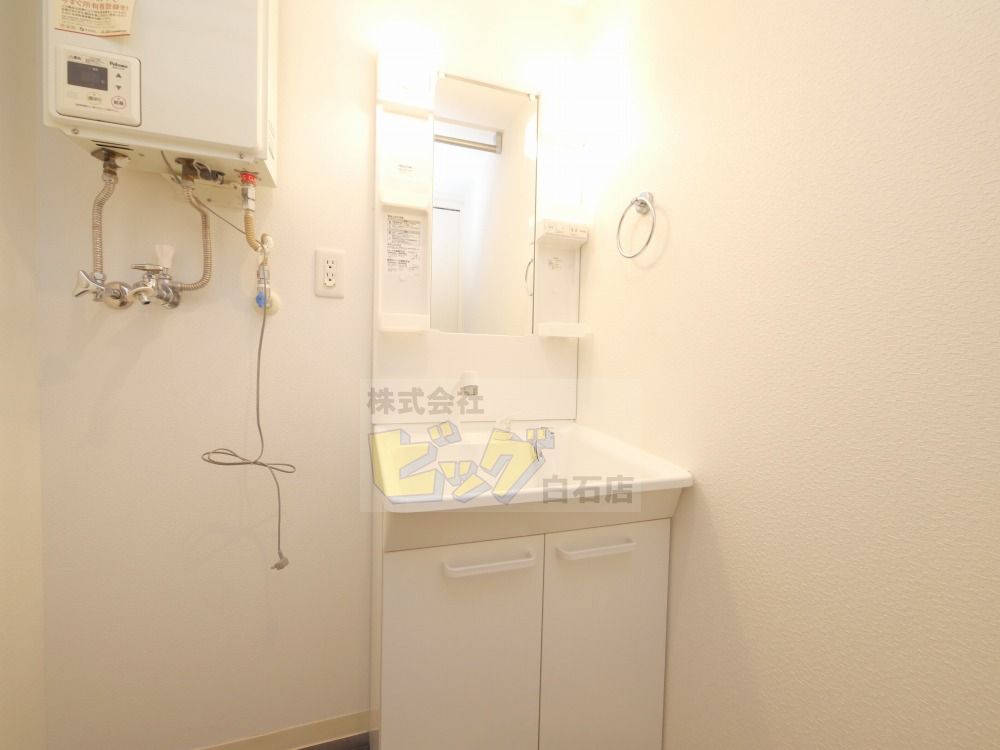 洗面設備　シャンプードレッサー付きです♪