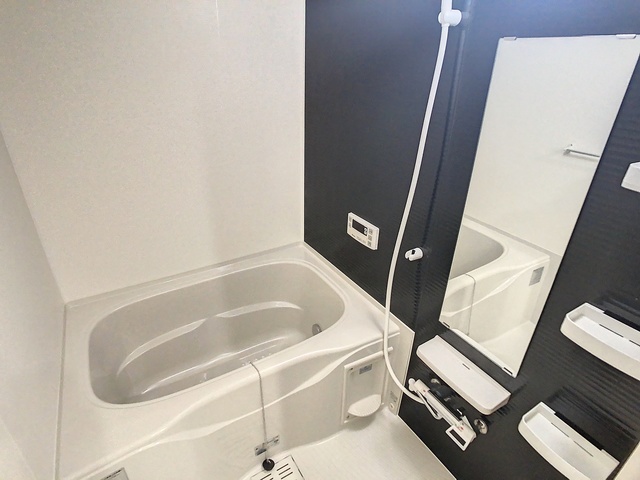 バス・シャワールーム　掲載写真は同型モデルを掲載しており実際のお部屋と仕様等が異な