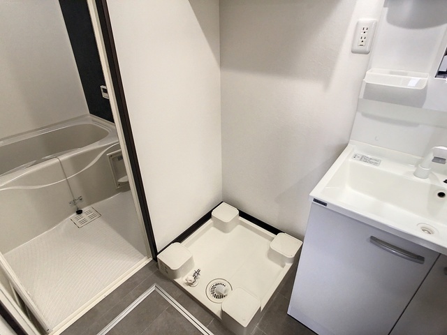 洗面設備　掲載写真は同型モデルを掲載しており実際のお部屋と仕様等が異な