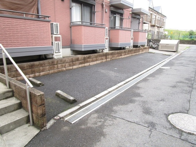 駐車場　駐車場（要空き確認）