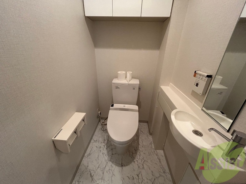 トイレ　シャワートイレになっているので快適です！