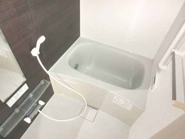 バス・シャワールーム　キレイなバスルームです