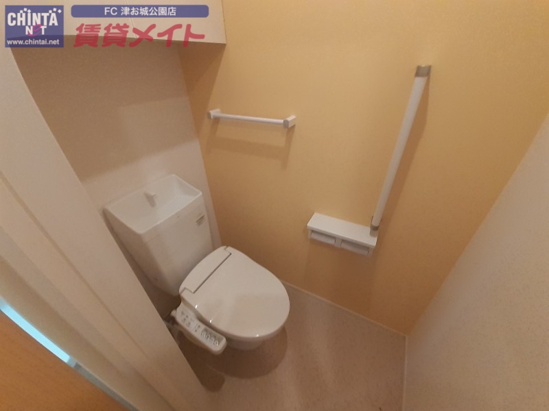 トイレ　同型参考写真