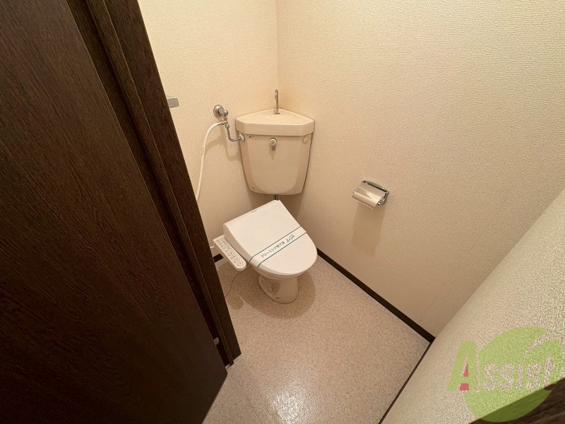 トイレ　こちらはトイレです。清潔感があり、安心して使用できます。