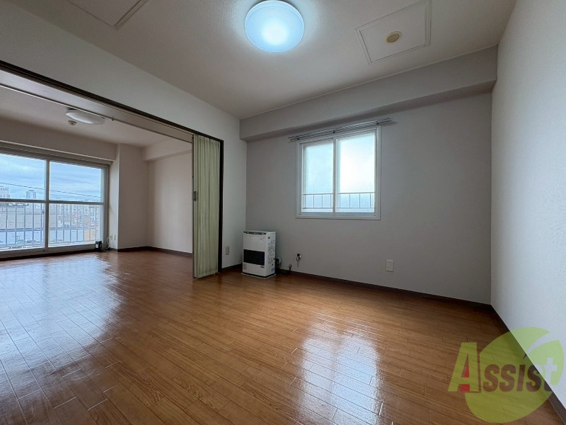 居室・リビング　広くてキレイなお部屋が広がっていて、充実した生活が送れそう。