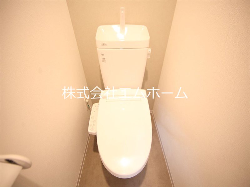 トイレ　温水洗浄暖房便座付トイレ