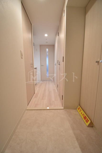 玄関　※建物内別間取参考写真