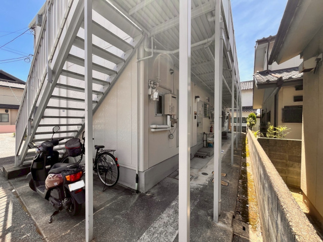 建物外観　1F共用部です。