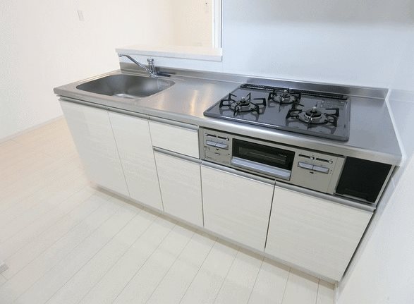 キッチン　3口ガスコンロのシステムキッチン