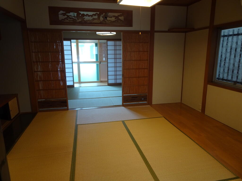 金沢市入江貸家の居間写真