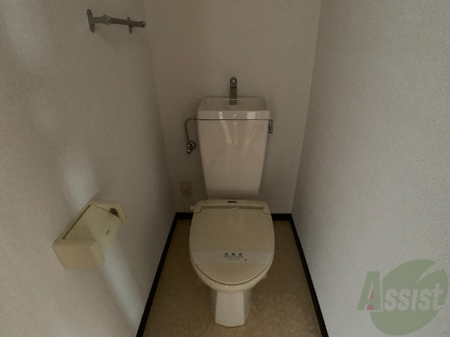 トイレ　トイレとお風呂が別なので清潔に使えて嬉しいですね。