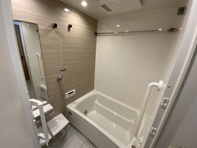バス・シャワールーム　同タイプ別住戸写真となります。現況と異なる場合がございます。