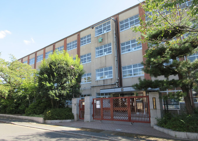 小学校　京都市立樫原小学校（小学校）まで310m