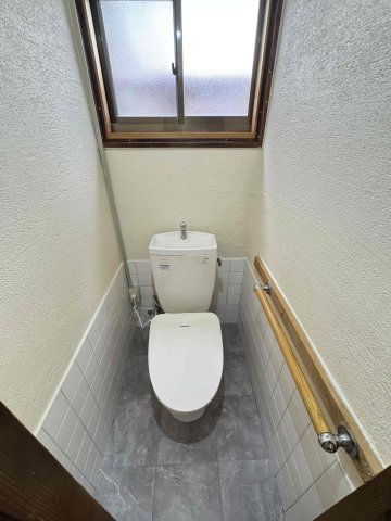 高安町北5丁目テラスハウスのトイレ写真