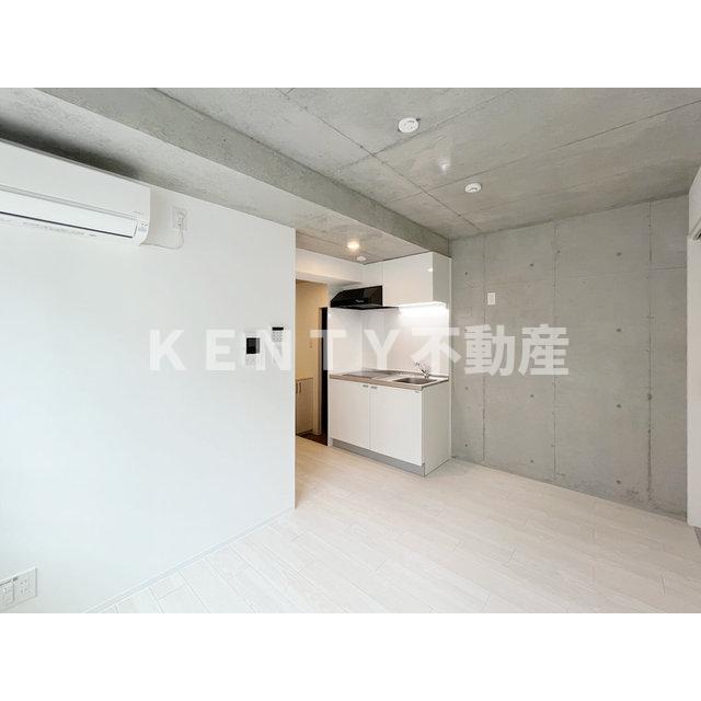 居室・リビング　こちらのリビングで趣味の時間をお楽しみください