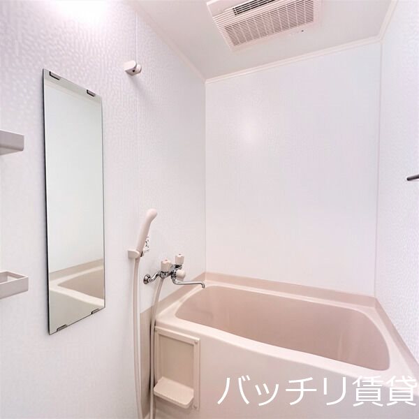 バス・シャワールーム　同型タイプの為、現状を優先致します。