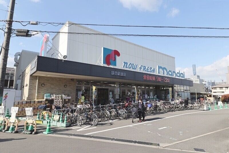 スーパー　万代桃谷駅前店（スーパー）まで656m